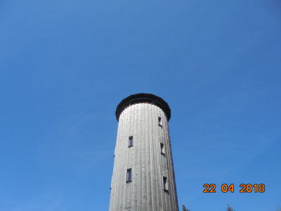 widok na  wieżę na Borowkowej